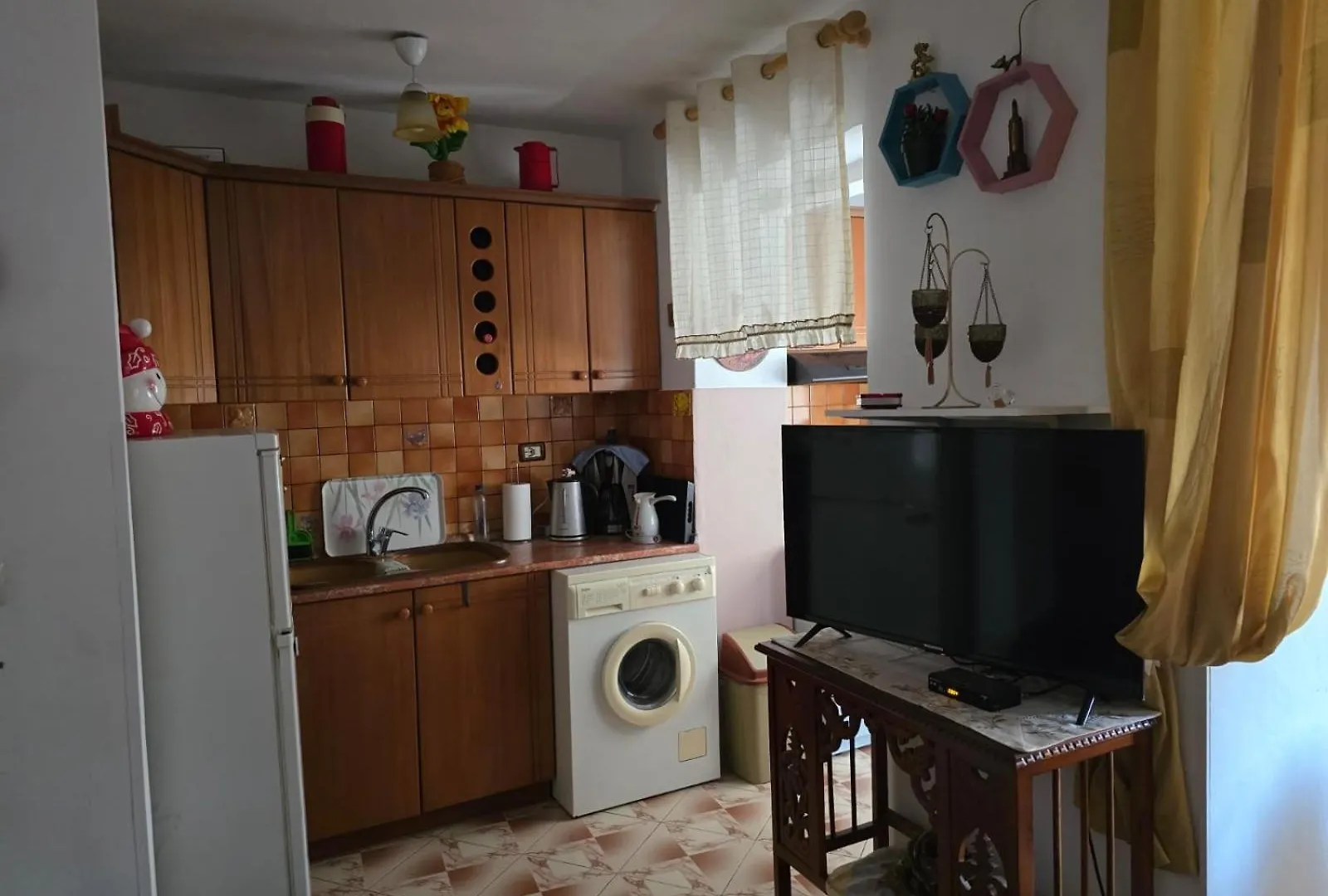 Ana Apartment Vlorë 0*,